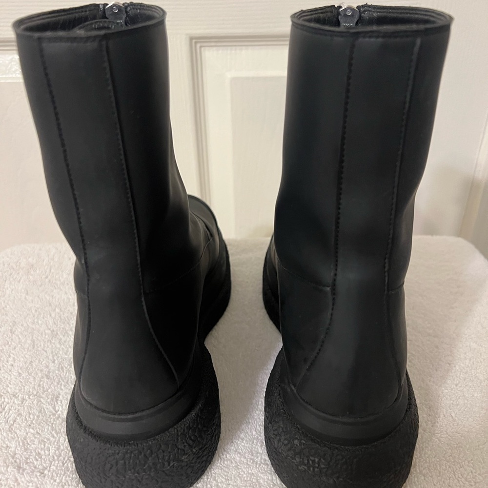 Stuart Weizman Ankle Boots - image 3